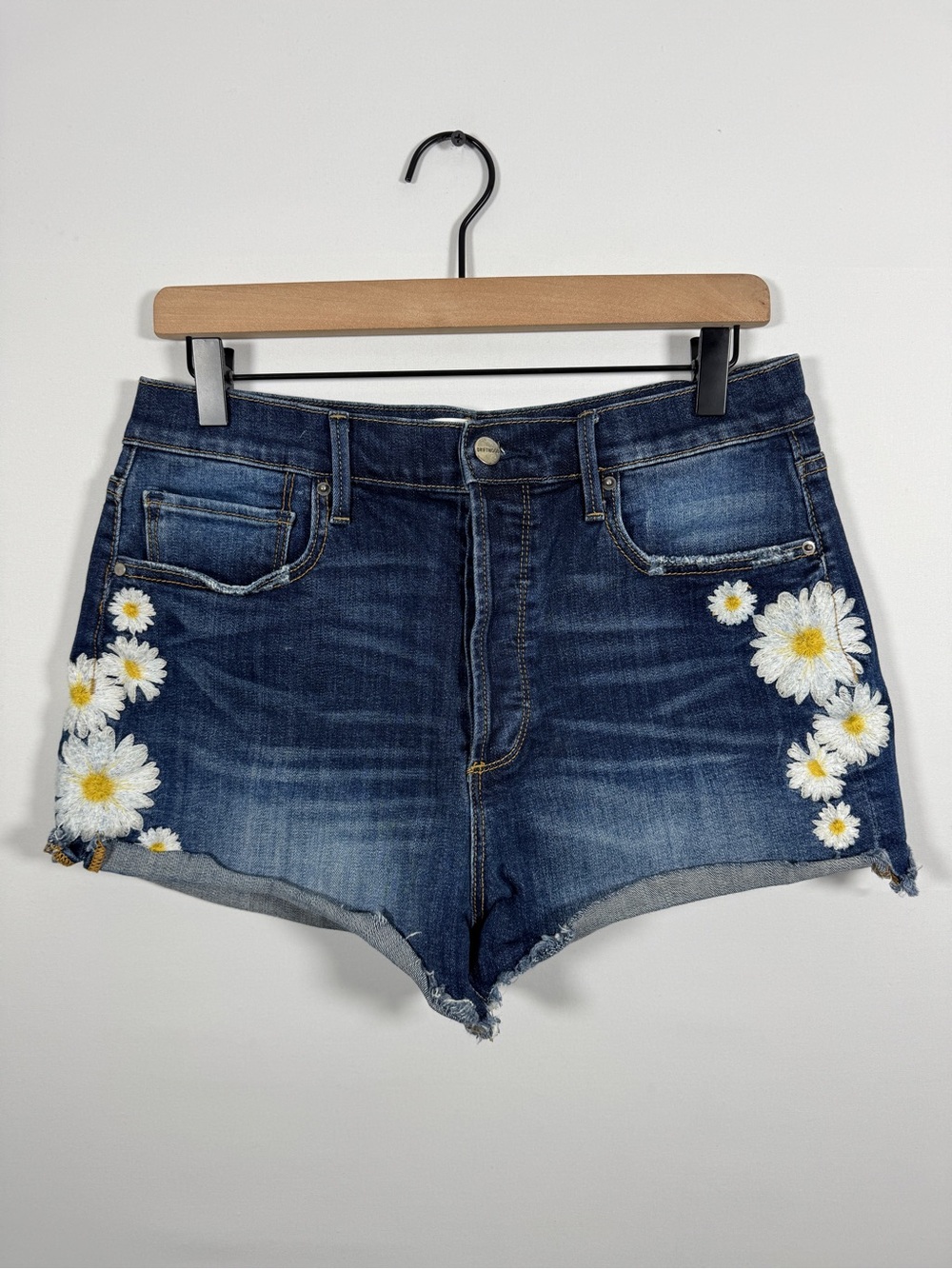 WS2 {Driftwood} "Goldie" Blue White Floral Embroidered Cutoff Denim Jean Shorts